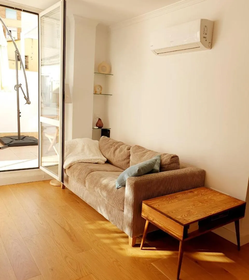 Apartment With Private Terrace, Kingsize Bed, Highspeed-Wifi & Ac Malaga
