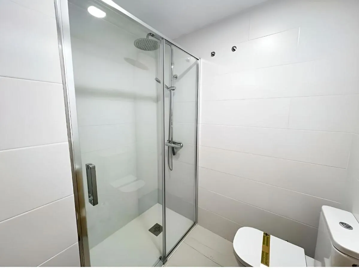 Apartment With Private Terrace, Kingsize Bed, Highspeed-Wifi & Ac Málaga
