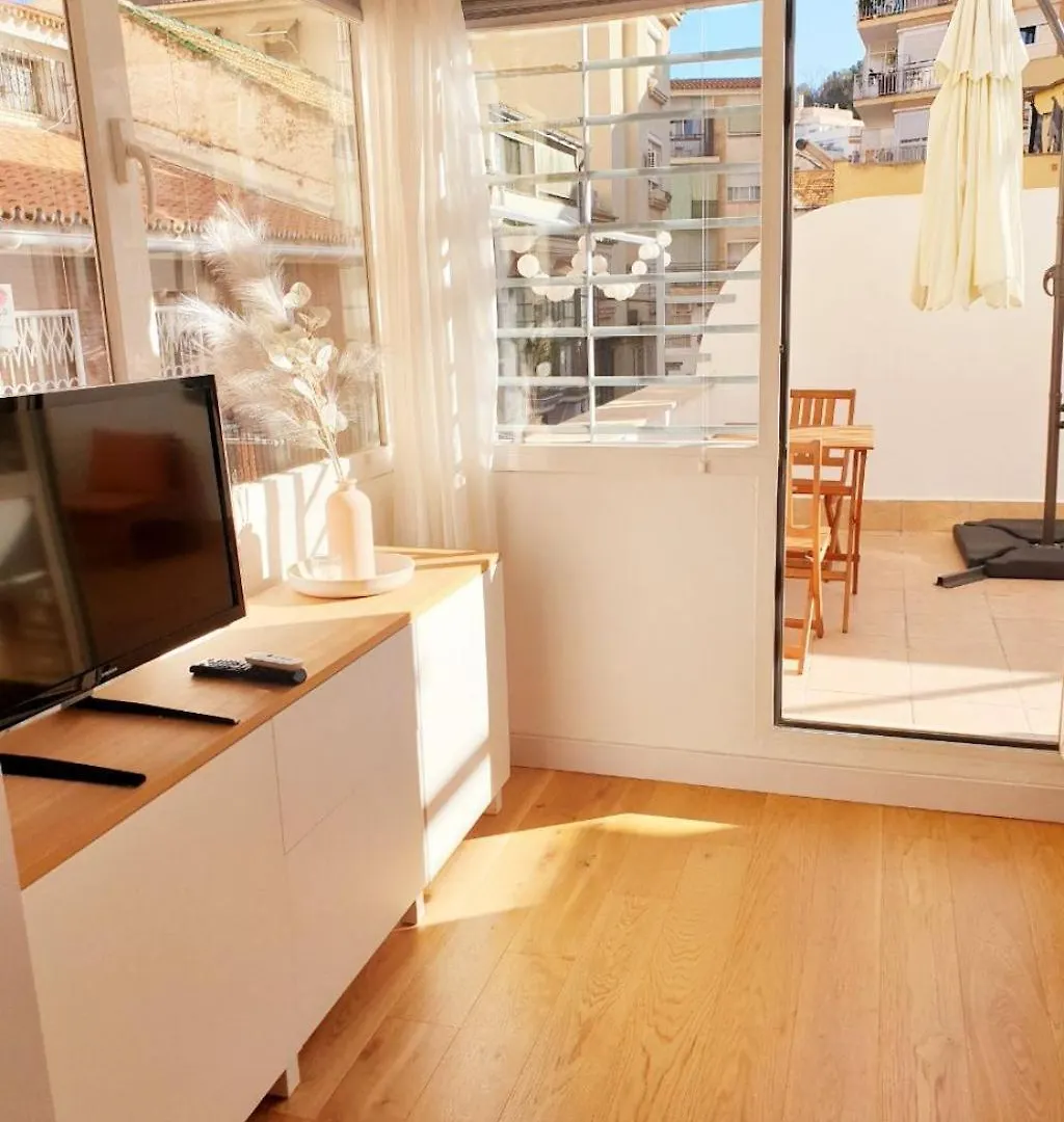 Apartment With Private Terrace, Kingsize Bed, Highspeed-Wifi & Ac Málaga