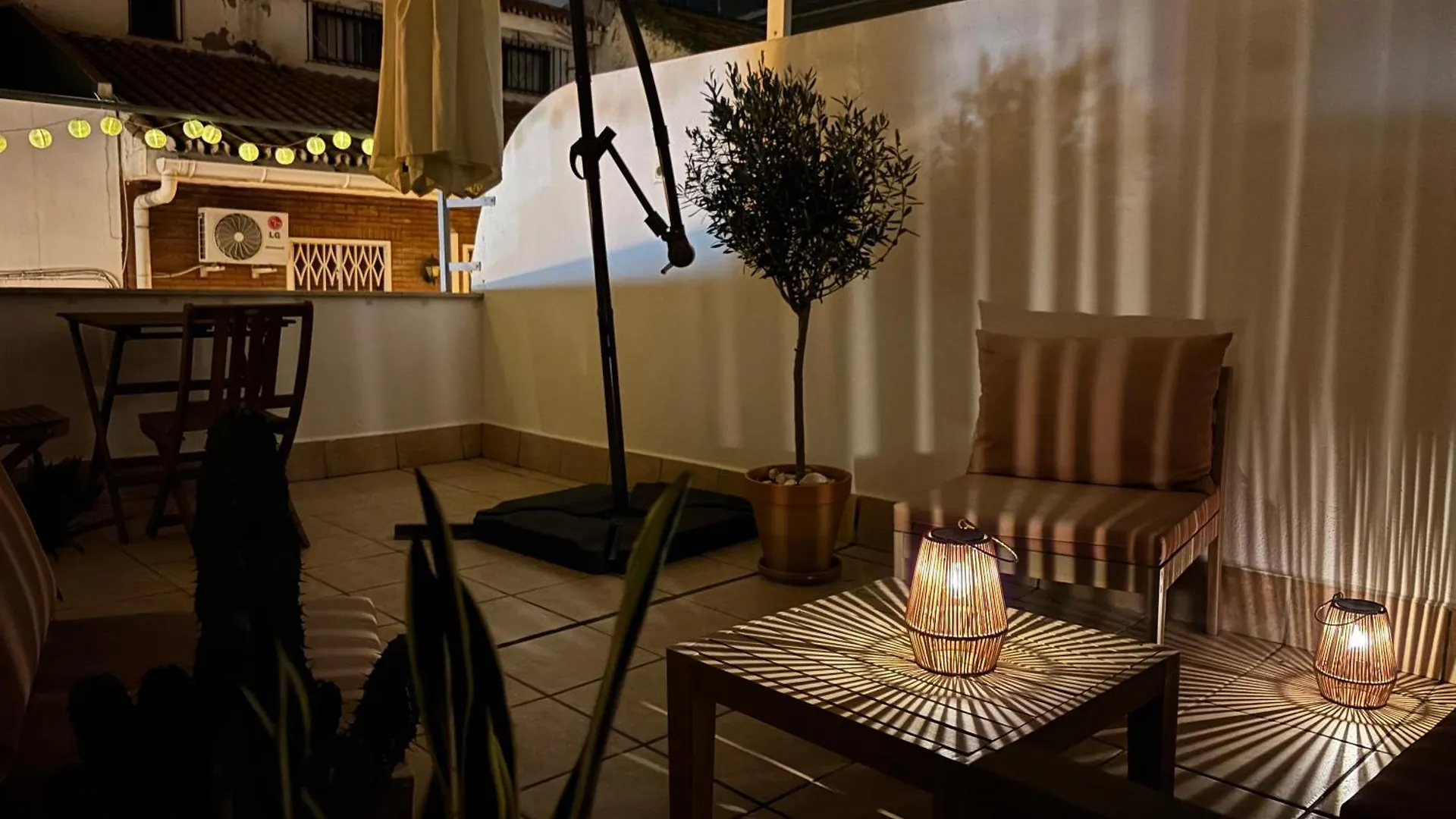 Apartment With Private Terrace, Kingsize Bed, Highspeed-Wifi & Ac Málaga