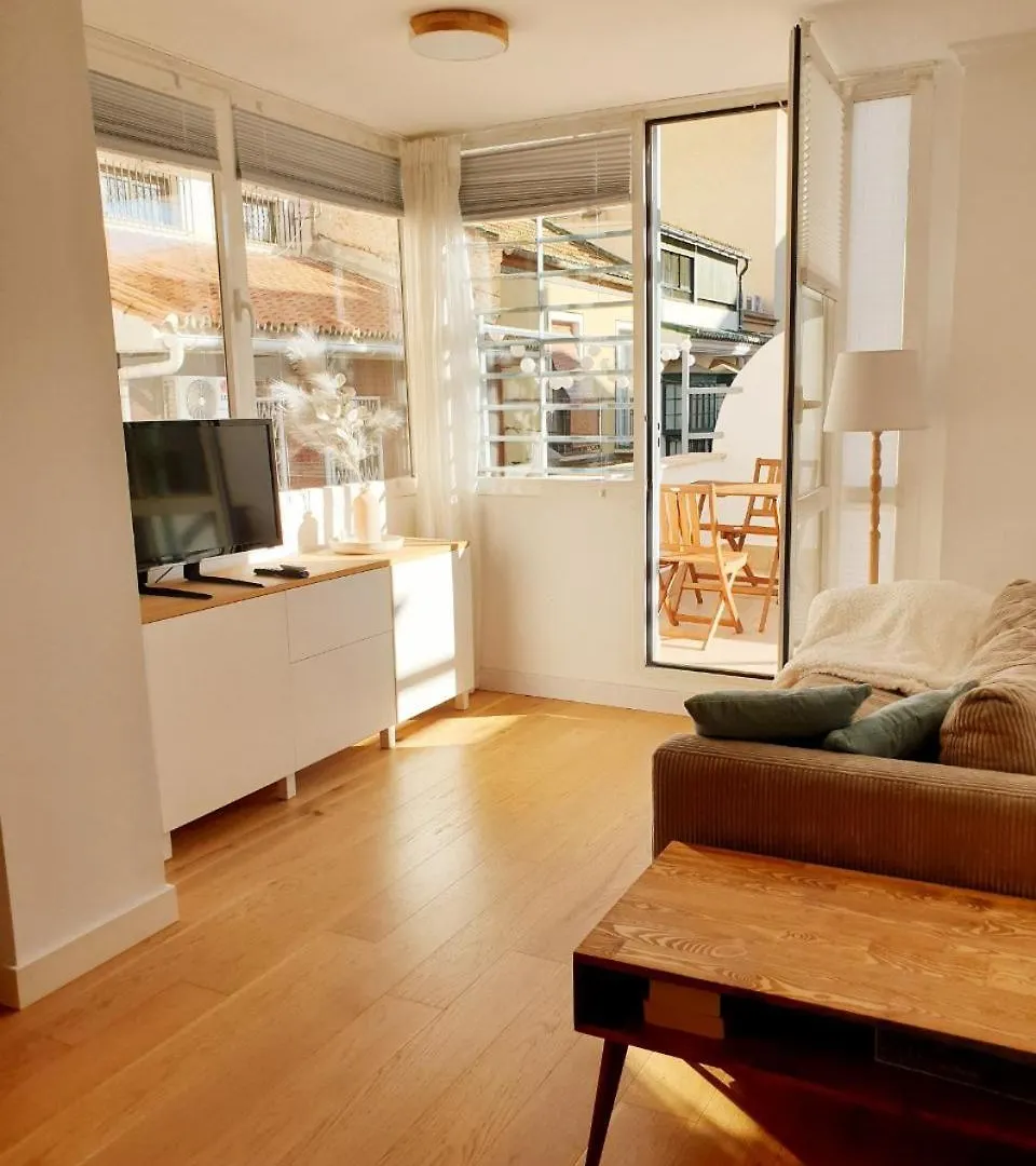 Apartment With Private Terrace, Kingsize Bed, Highspeed-Wifi & Ac location